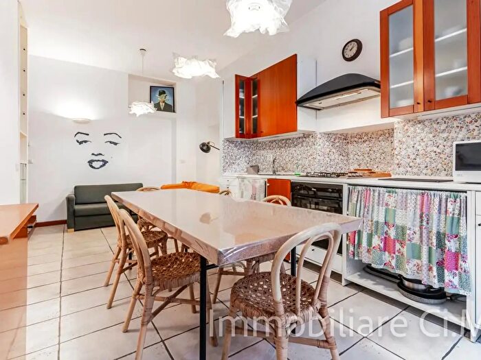 Appartamento quadrilocale in vendita in Via Vallazze, Milano