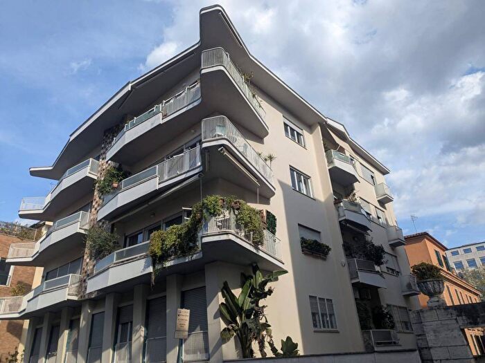 Appartamento trilocale in affitto in Via della Fonte di Fauno, Aventino, Roma