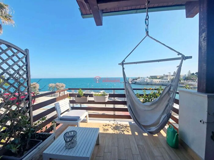 Appartamento quadrilocale in vendita in Via Lungomare Cristoforo Colombo, Trani