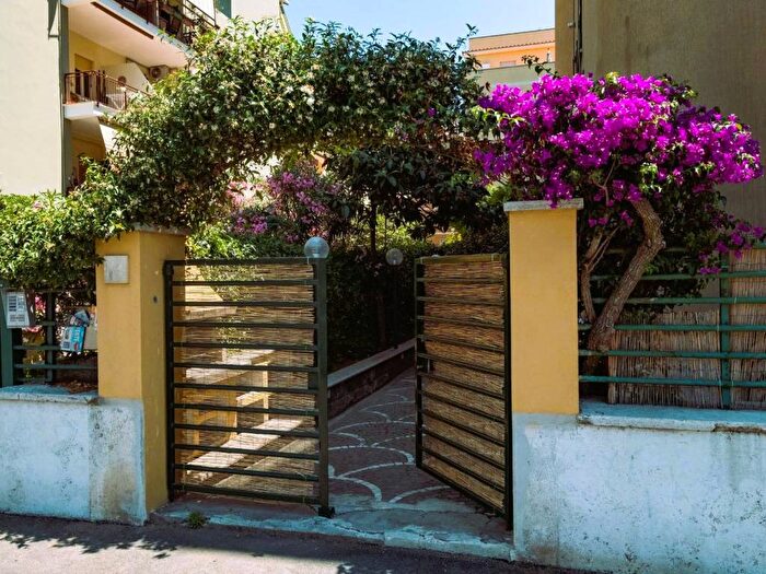 Appartamento quadrilocale in affitto in Viale della Vittoria, Ostia Levante, Roma