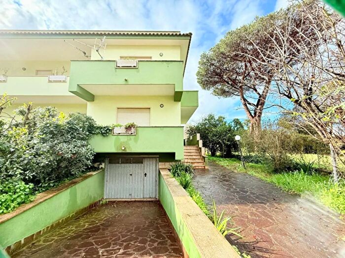Casa con 6 locali in vendita in Via Ronciglione Nettuno, Nettuno