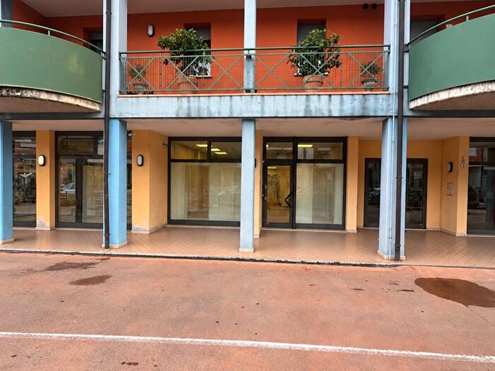 Casa bilocale in vendita in Via San Camillo De Lellis, Centro, Cerea