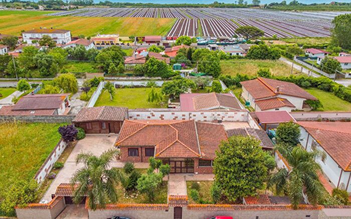 Casa con 5 locali in vendita in Strada del Bottero, Latina