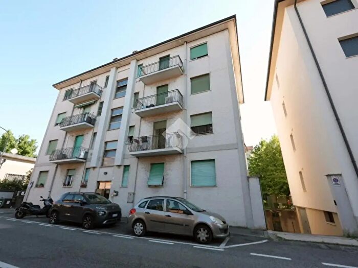 Appartamento trilocale in vendita in Via Don Minzoni, Biassono