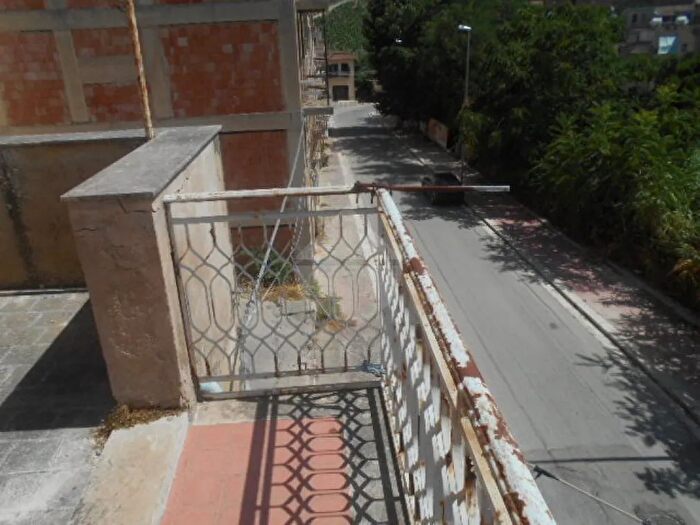 Casa con 5 locali in vendita in Vita