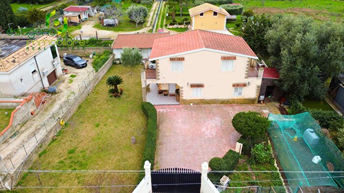 Casa con 5 locali in vendita in Siracusa