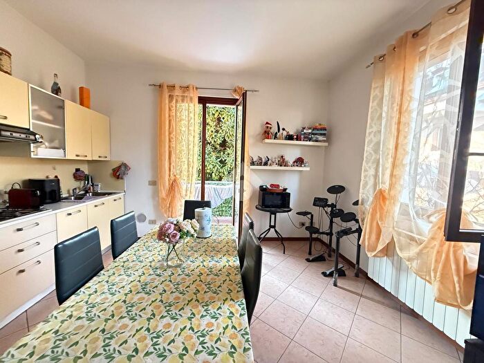 Appartamento bilocale in vendita in Desenzano Del Garda