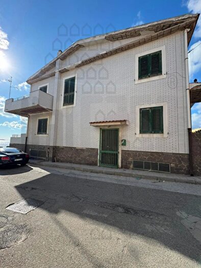 Casa con 6 locali in vendita in Via Fortino, Messina