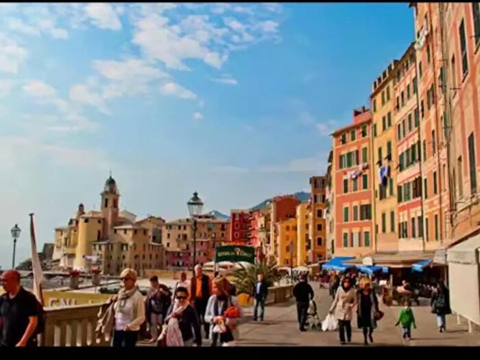 Appartamento con 6 locali in vendita in Via Giovanni Bettolo, Camogli