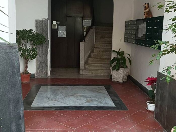 Appartamento trilocale in affitto in Via Monte di Dio, Chiaia, Napoli