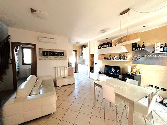 Casa trilocale in vendita in Via Ponte dei Bini, Agliana