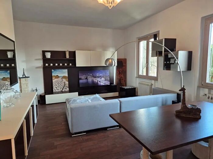 Casa con 5 locali in vendita in Ameglia