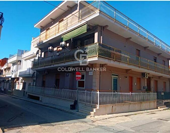 Appartamento con 6 locali in vendita in Via Saffi, Pozzallo