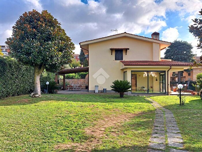 Casa con 5 locali in vendita in Via del Tufo, Albano Laziale