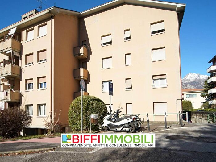 Appartamento trilocale in affitto in Via dellEremo, Belledo, Lecco