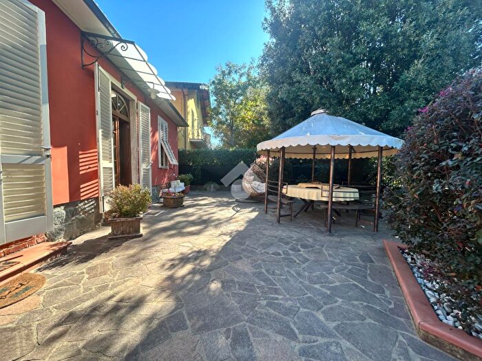 Casa trilocale in vendita in Via Lucchese, Pescia