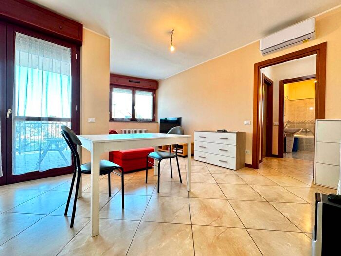 Appartamento bilocale in affitto in Via Monte Nevoso, San Pietro Pace, Rho