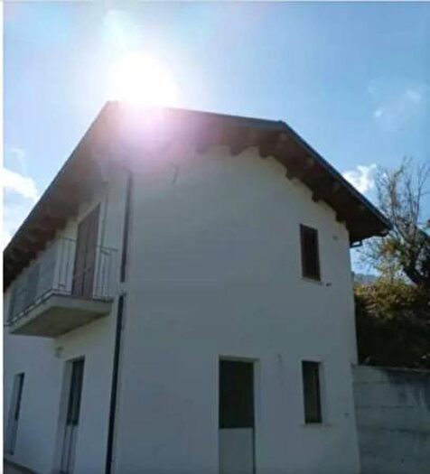 Casa con 5 locali in vendita in Via Gran Sasso, Isola Del Gran Sasso D'Italia