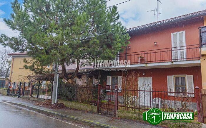 Casa trilocale in vendita in Via Fossarmato, Pavia