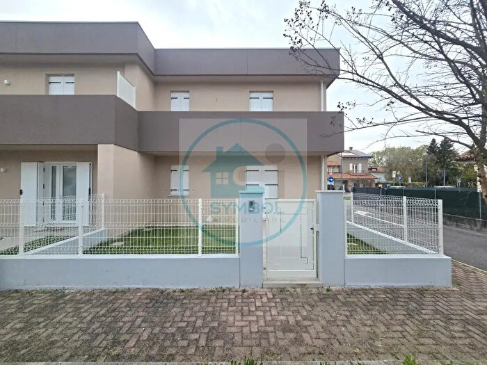 Casa quadrilocale in vendita in Via Giuseppe Sinopoli, Martellago