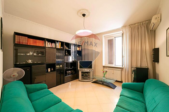 Appartamento trilocale in vendita in Via Giulio Petroni e, Bari