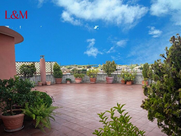 Appartamento quadrilocale in vendita in Via Portuense, Roma