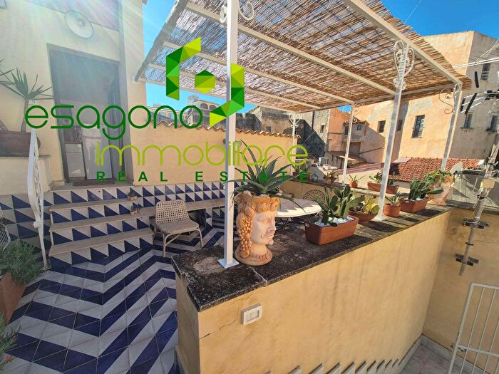 Appartamento trilocale in affitto in Siracusa