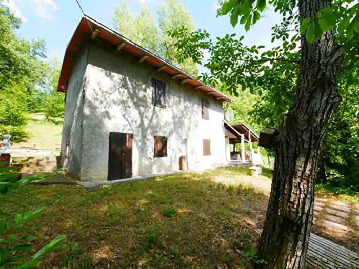 Casa quadrilocale in vendita in Via Ronchi, Polinago