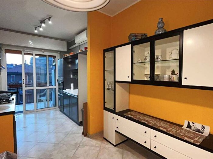 Appartamento trilocale in affitto in piazza della Resistenza, Centro, Settimo Milanese