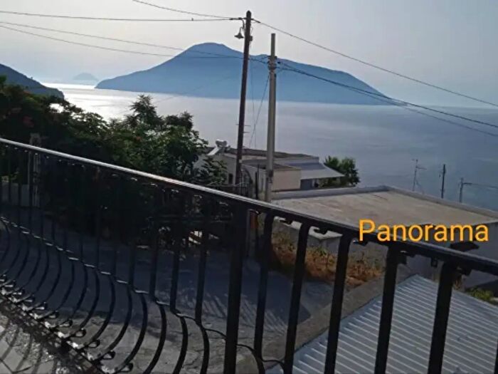 Casa con 6 locali in vendita in Via Rocche, Lipari