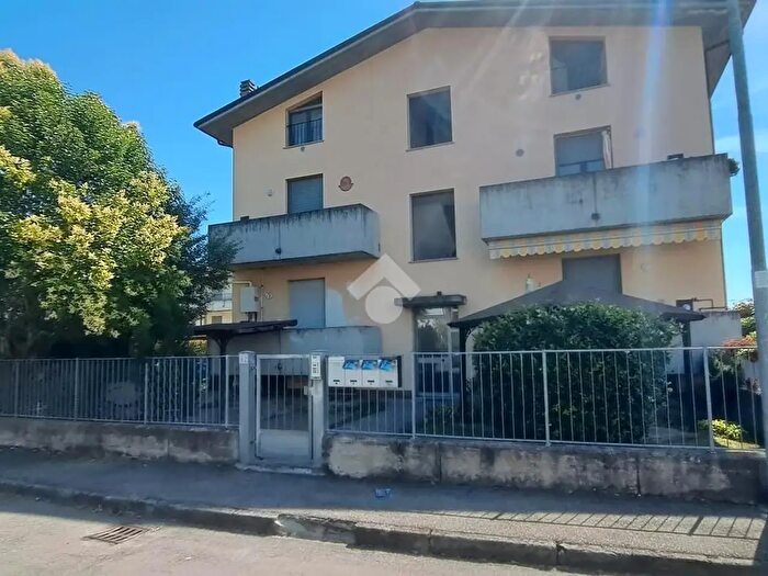 Appartamento trilocale in vendita in Via Raffaello, Medesano