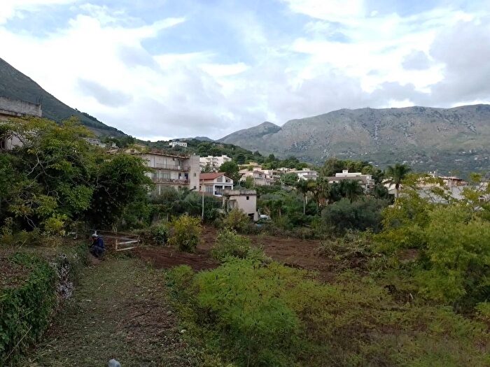 Casa con 10 locali in vendita in Via Monte Cuccio Carini, Carini