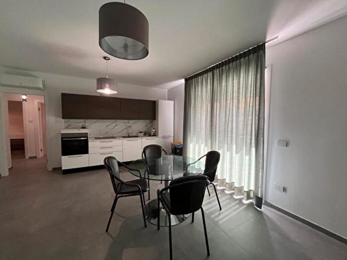 Appartamento quadrilocale in affitto in Viale Crotone, Catanzaro