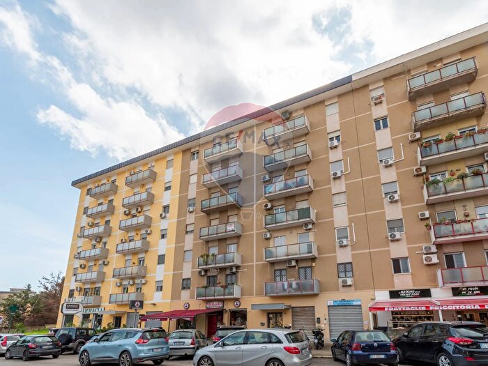 Appartamento quadrilocale in vendita in Via Castellana, Palermo