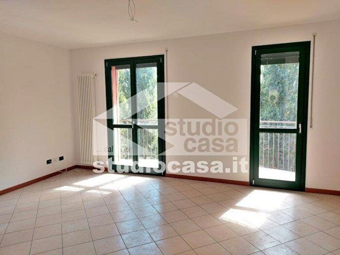 Appartamento trilocale in affitto in Cristo Re, Cremona