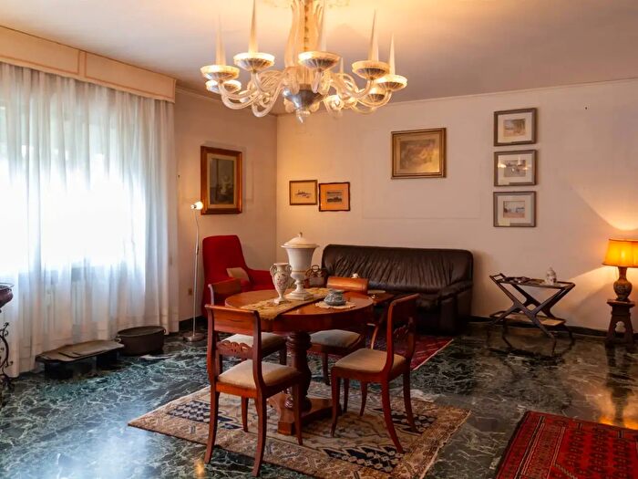 Appartamento con 8 locali in vendita in Venezia