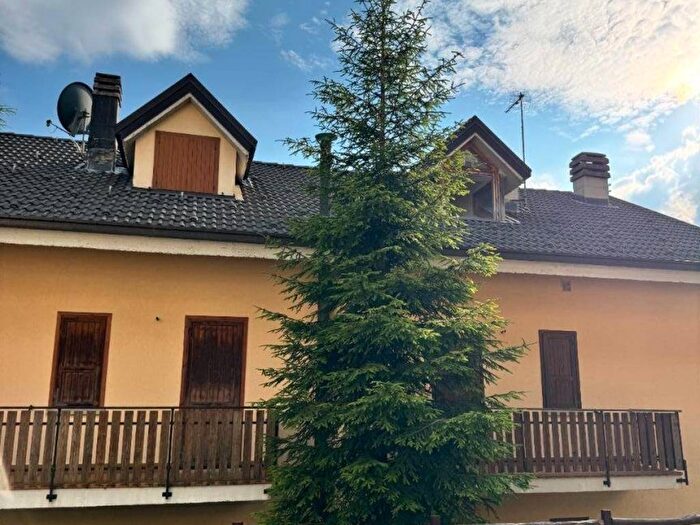 Appartamento con 6 locali in affitto in Via Novembre, Piazzatorre