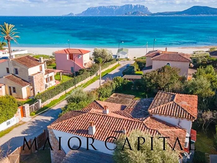 Casa quadrilocale in vendita in Olbia