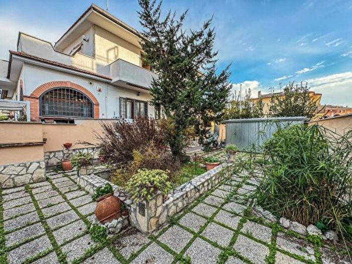 Appartamento quadrilocale in vendita in Via Martino Martini, Roma