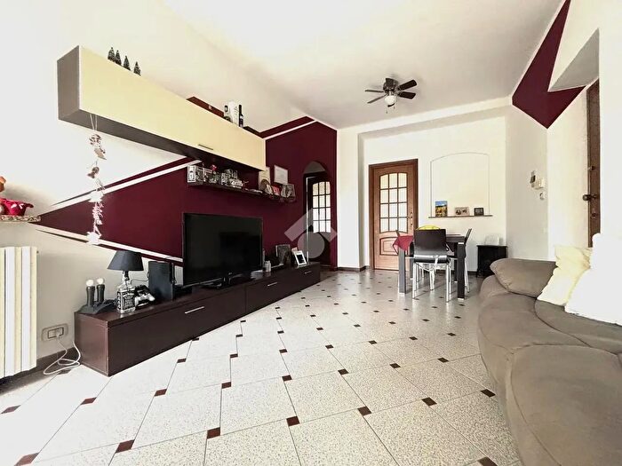 Appartamento trilocale in vendita in Via Bra, Nichelino