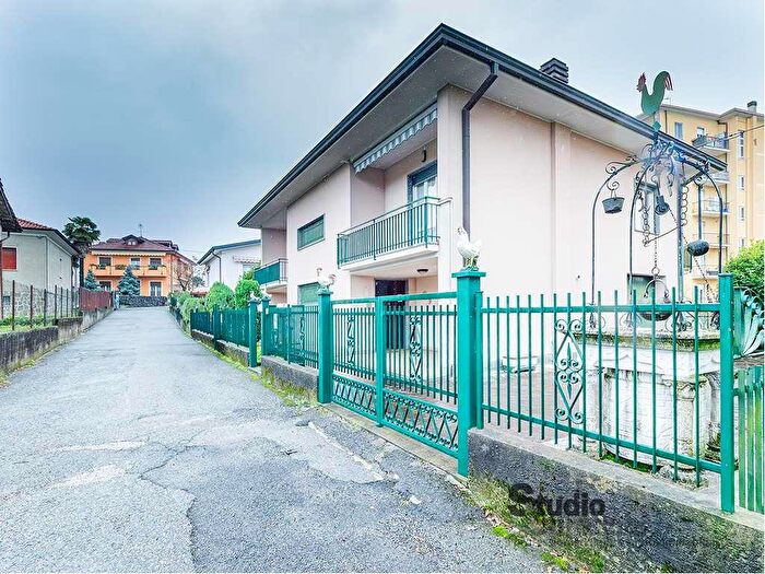 Casa con 5 locali in vendita in Via Monterosa, Missaglia