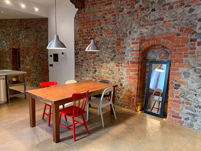 Appartamento bilocale in affitto in Via Ariberto da Intimiano, Centro, Cantù