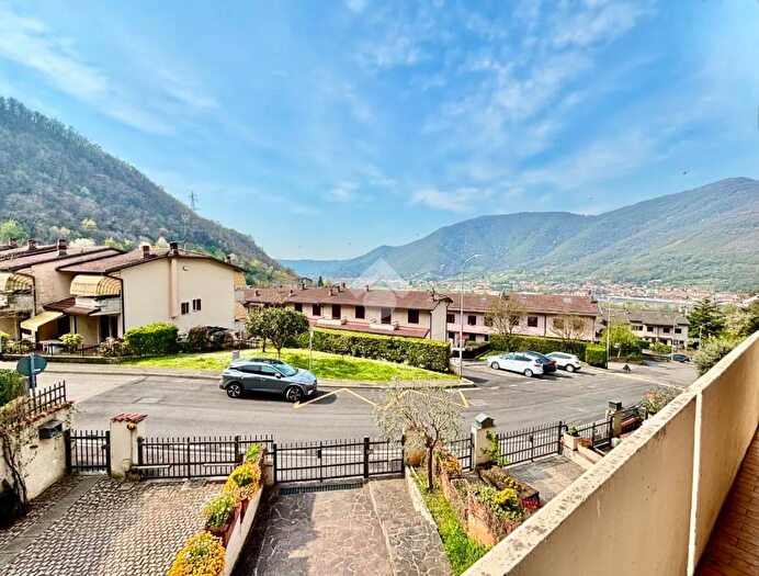 Casa quadrilocale in vendita in Via Giulia Ravelli, Villa Carcina