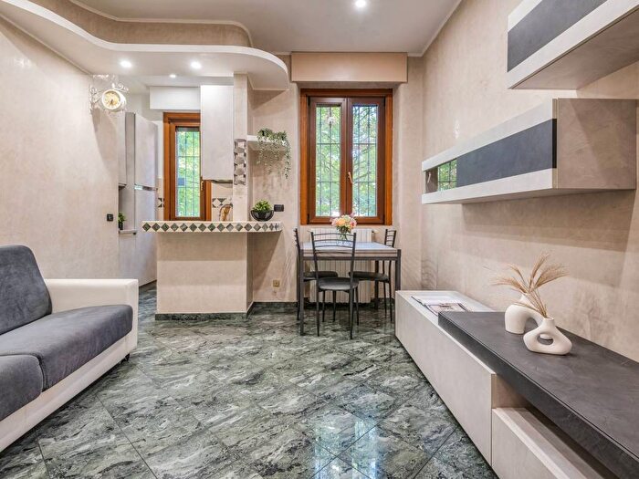 Appartamento bilocale in affitto in Via Eugenio Torelli Viollier, Maggiolina, Milano