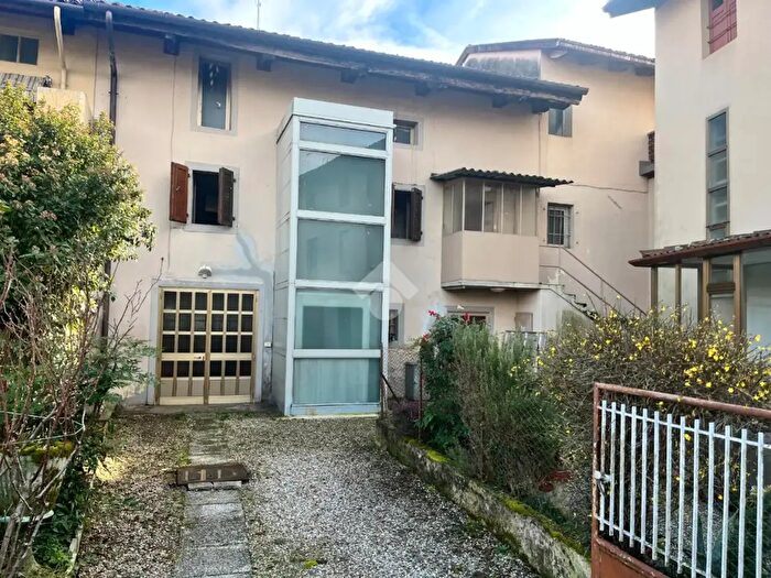 Appartamento trilocale in vendita in Via Torreano, Pagnacco