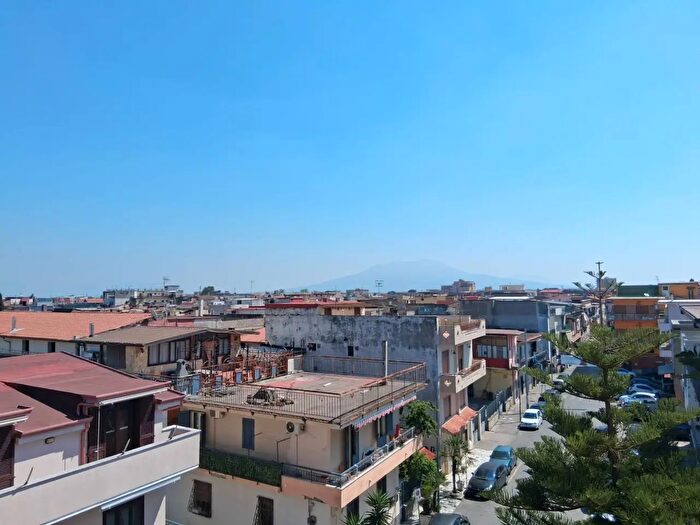 Appartamento trilocale in vendita in Via Santa Barbara, Caivano