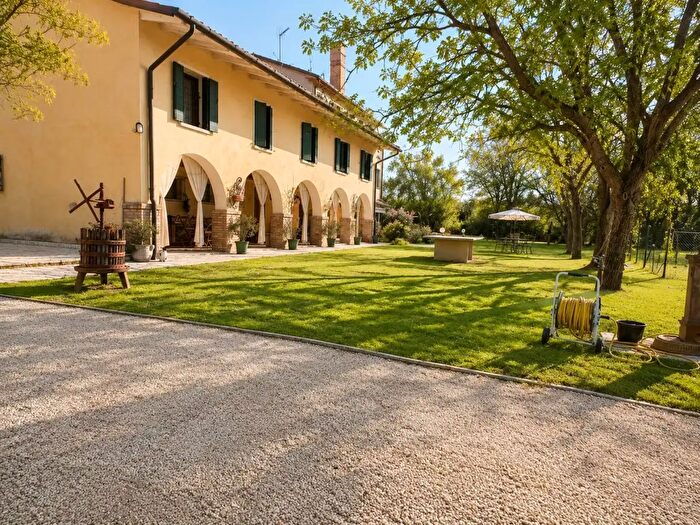 Casa con 10 locali in vendita in Via Mussetta di Sopra, San Dona Di Piave