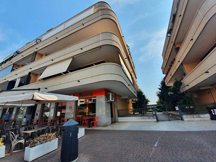 Appartamento trilocale in vendita in Via Carlo Ludovico Bragaglia, Roma