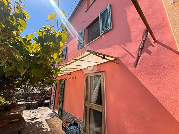 Casa quadrilocale in vendita in Via Canneto di Apparizione, Genova