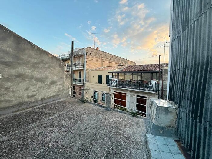 Appartamento trilocale in vendita in Floridia